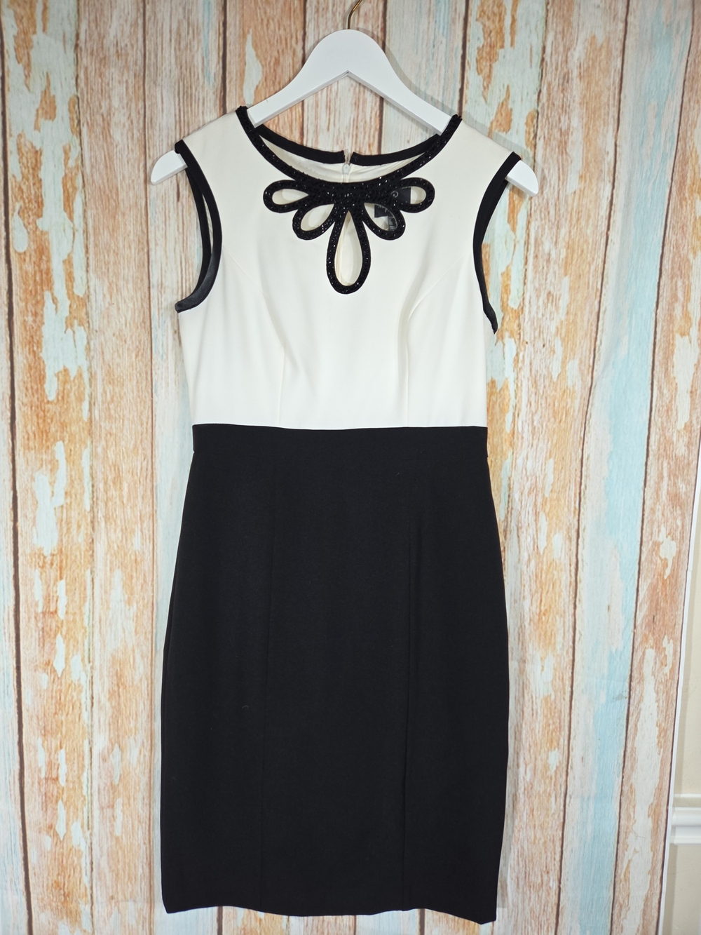 Adrianna Papell Sleeveless Black & Cream Sheath Dress w/beaded Cutout Detail. 4